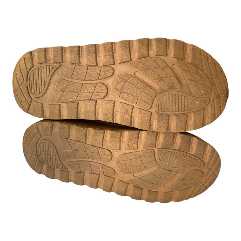 Cozy Tan Slippers Women’s Sz. 38 Rubber Sole Fax Warm Fur House Shoes Unbranded - Picture 6 of 6